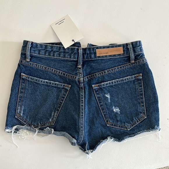 New GRLFRND Cindy Cut Off Distressed Jean Short in All Shook Up Size 24 - Picture 8 of 9